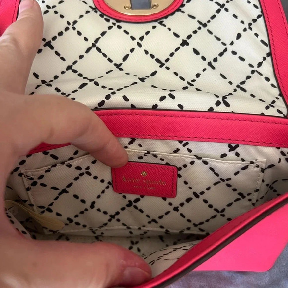 Kate Spade pink saffiano leather crossbody bag with turn lock NWOT - Picture 7 of 14